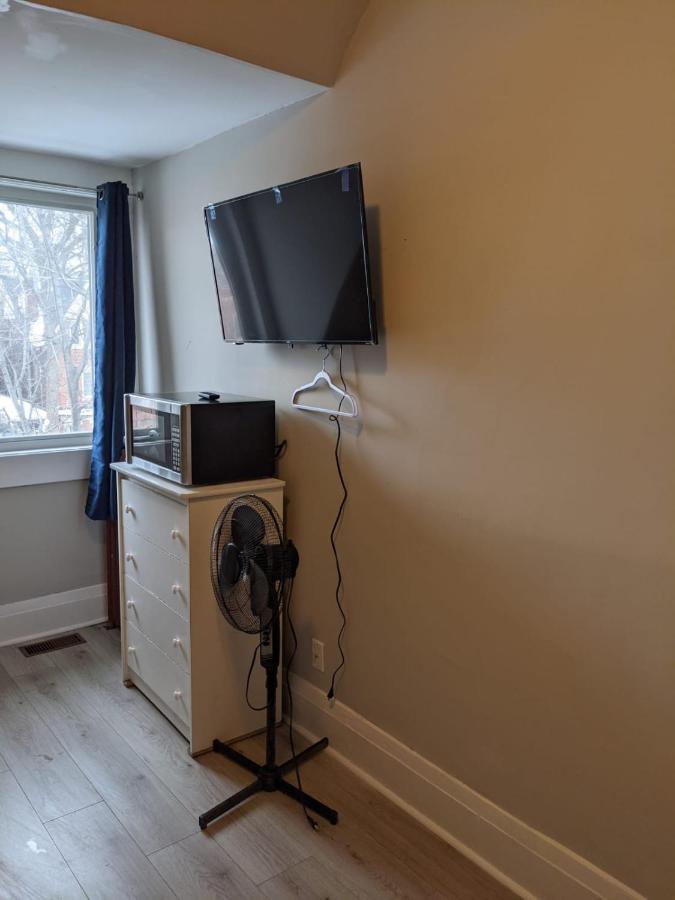 Toronto Furnished Living Rooms Экстерьер фото